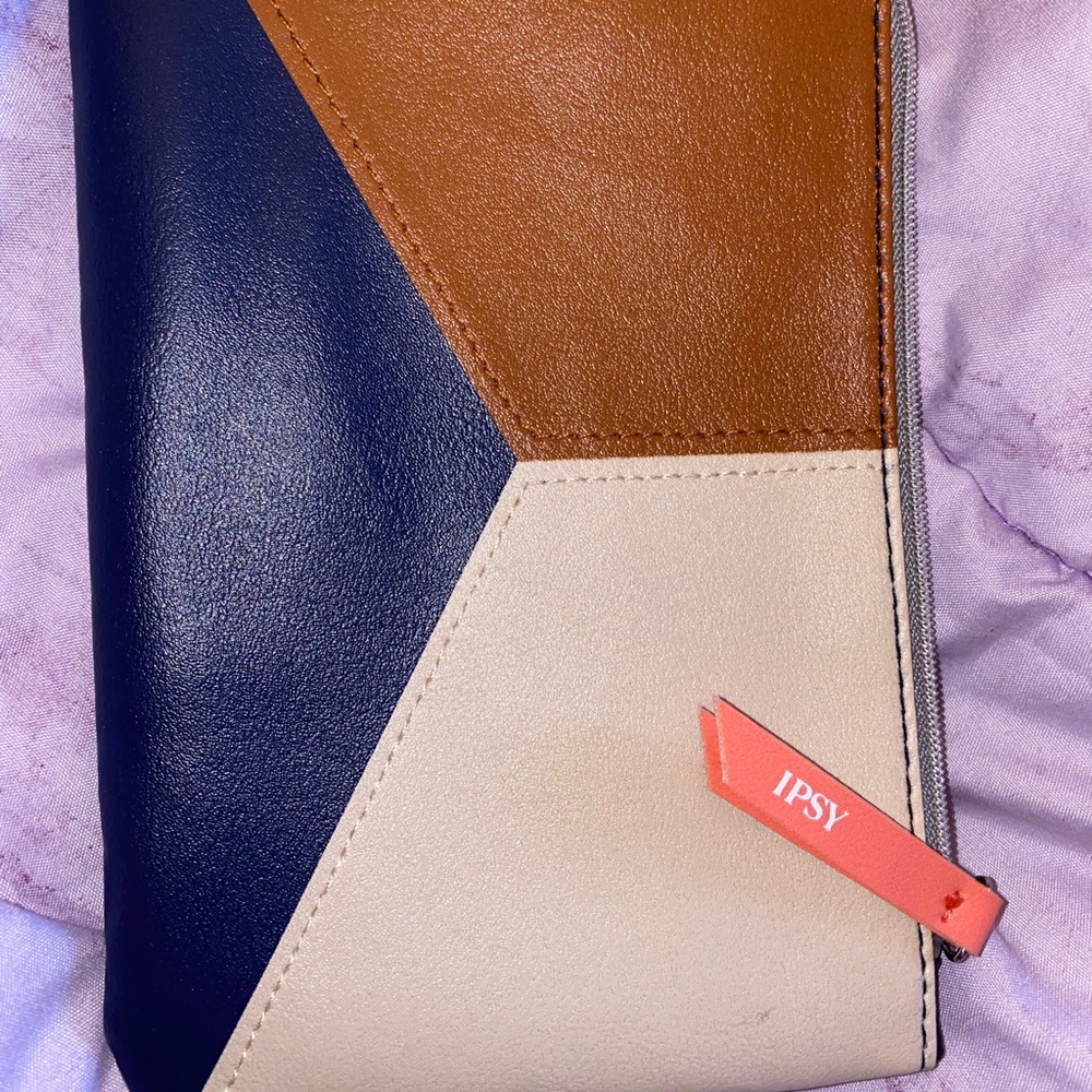 Ipsy makeup bag